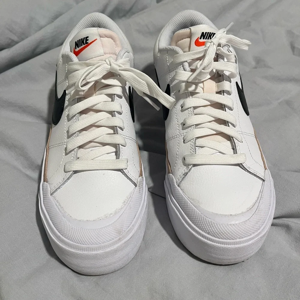 Nike Women's Court Legacy Lift Shoes